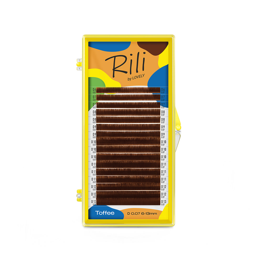 Rili Toffee light brown eyelash extensions 16 line tray showing warm caramel colored lash strips on foil backing